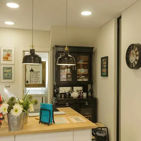 Apartment Almirante T1 By Yha Tavira